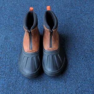 Clarks zip up mucker boots Mens 9.5